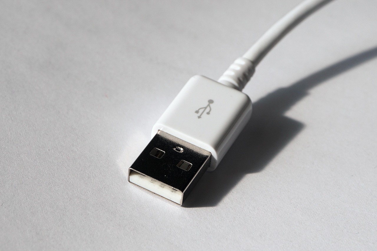 USB提供の際に失礼にならない連絡方法は？