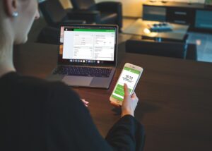 初出勤に必要な持ち物リストは何ですか？