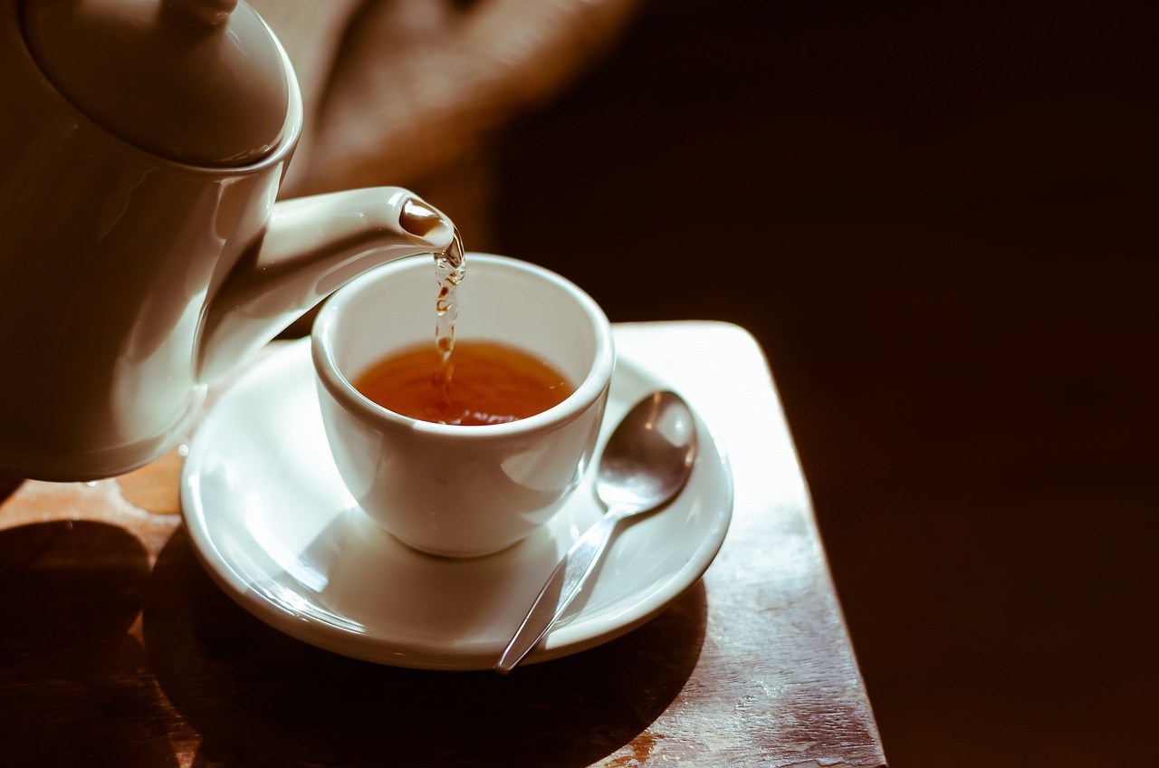 営業訪問時のお茶出しマナーはどうすれば良い？