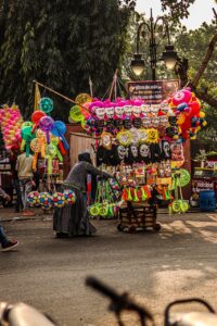 遅刻の際に連絡するべきタイミングと方法は？