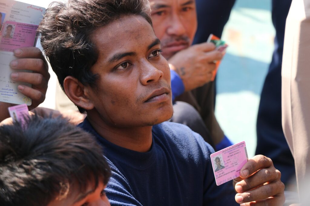 名札やIDカードのつけ方におけるマナーとは？